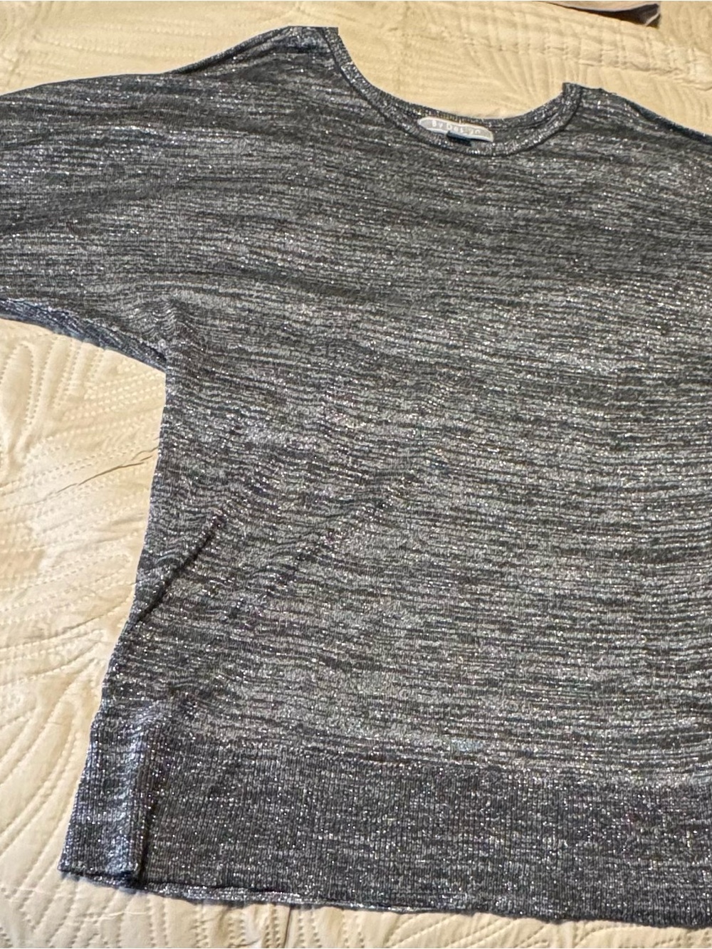 By Design Women’s Glittery/Metallic Heather Gray Knit Shirt Sz Medium